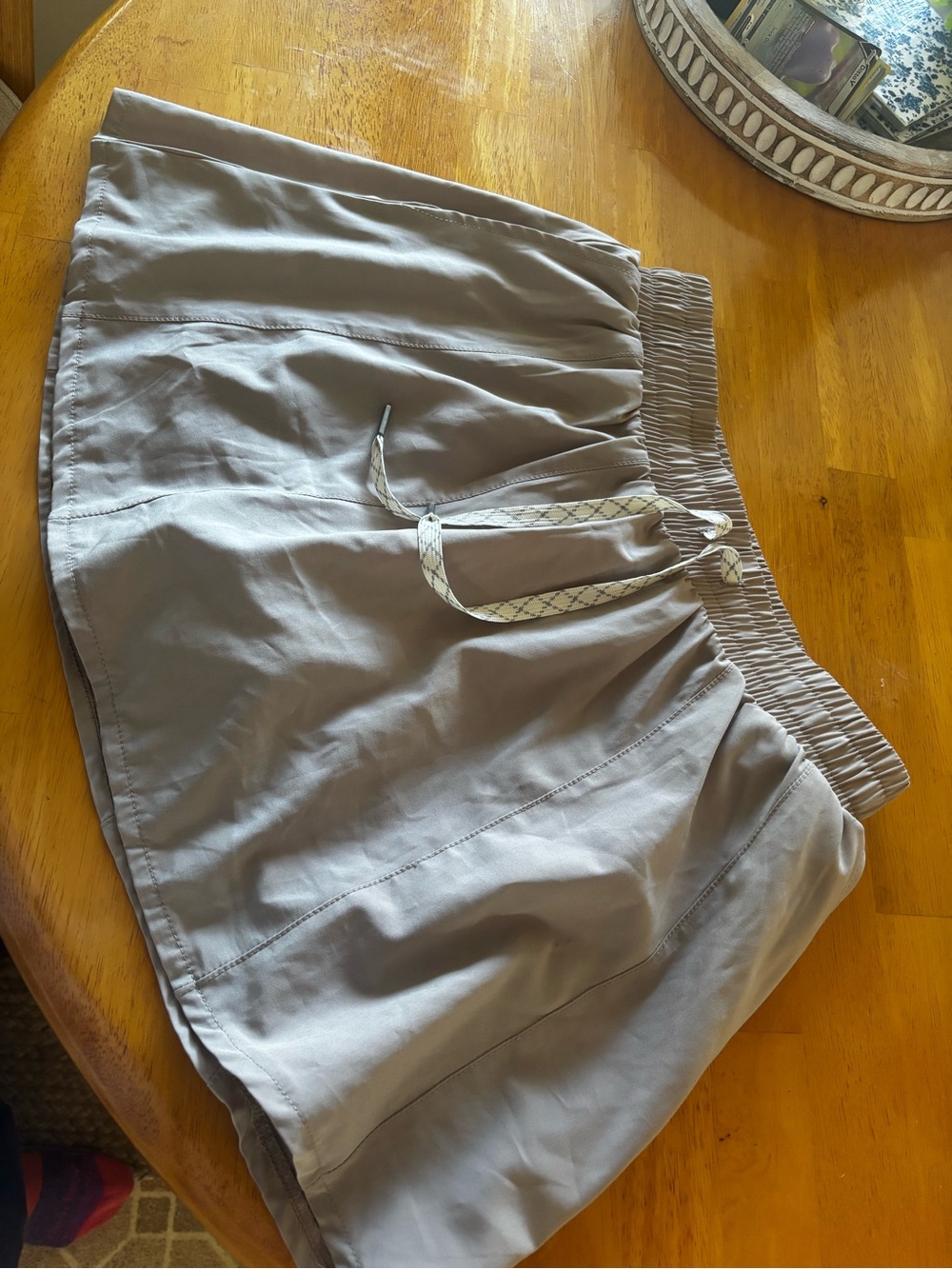 Women’s taupe skort